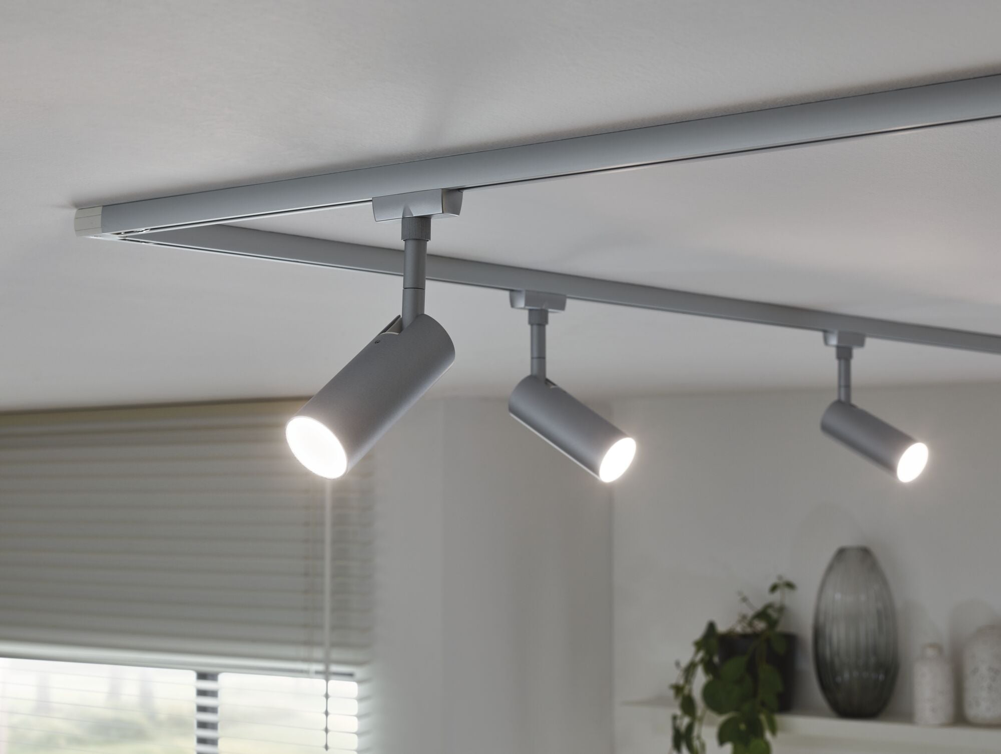 URail LED Schienenspot 3-Step-Dim Tubo Einzelspot 170lm 4W 4000K dimmbar 230V Chrom matt