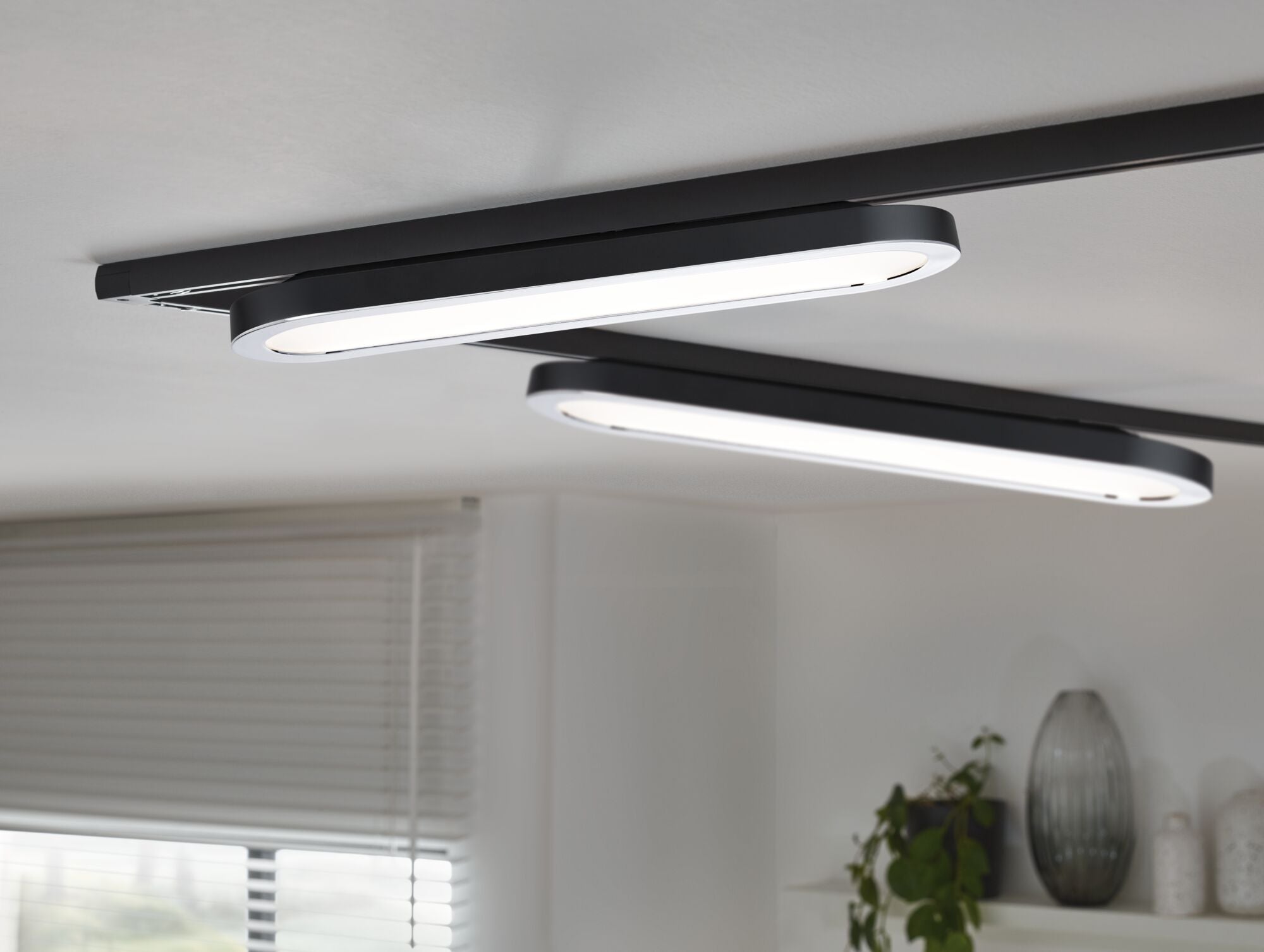URail LED Panel Loop 480lm 7W 2700K 230V Schwarz matt/Chrom